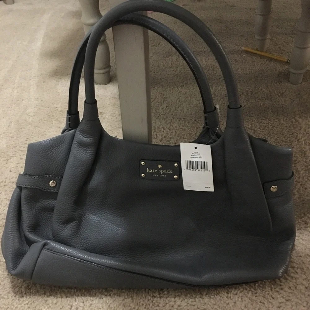 Kate spade Purse - Picture 1 of 5